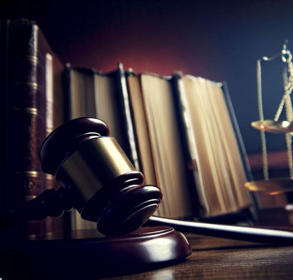 Furto Privilegiado Qualificado Abuso de Confiança Furto Privilegiado Qualificado Abuso de Confiança